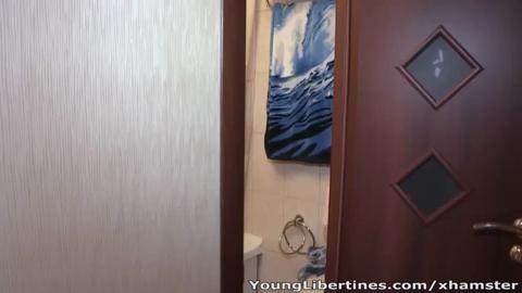 9046